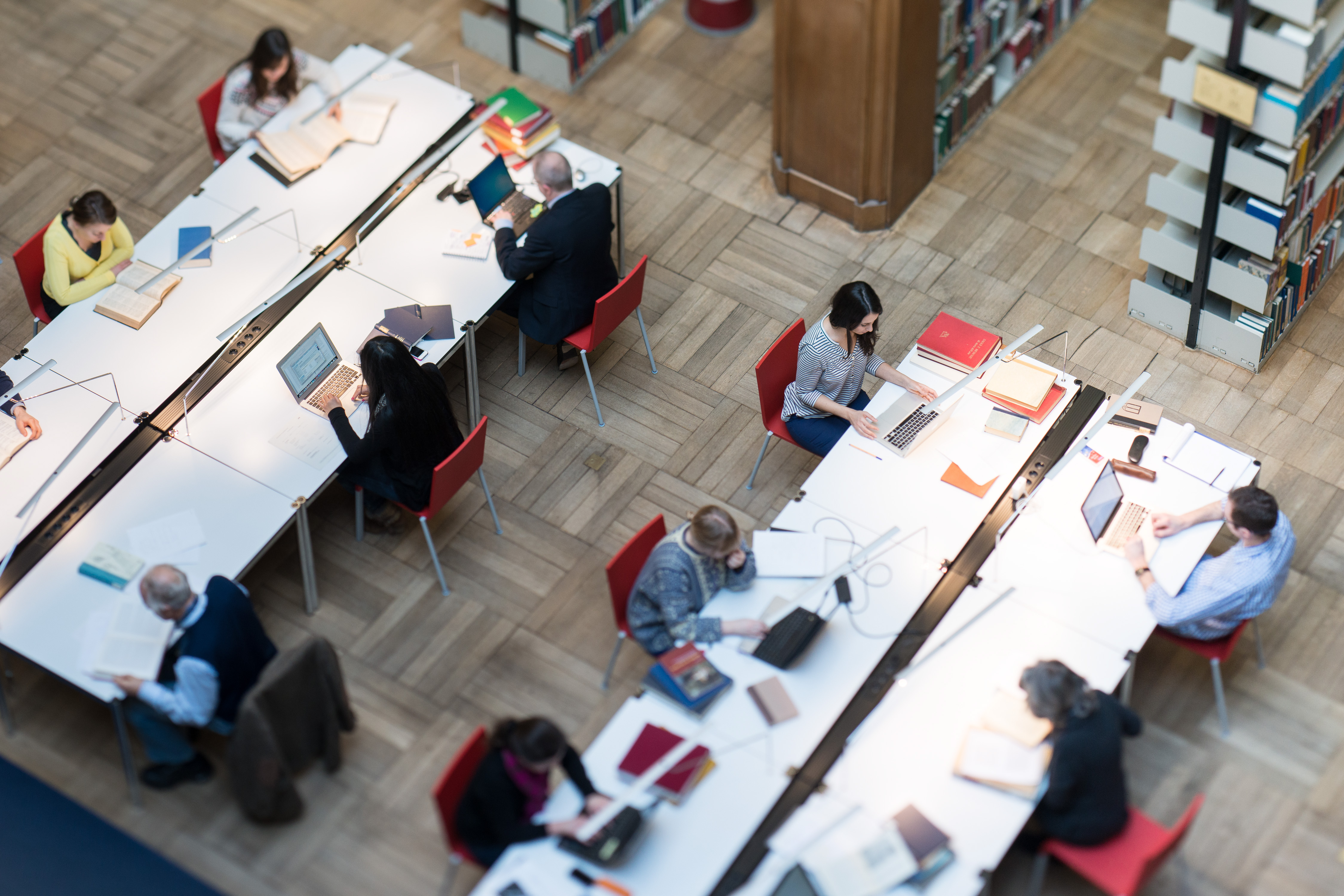 Ausschreibung // Bibliothek des ZI