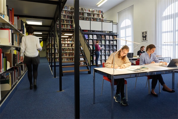 Ausschreibung // Fellowships und Stipendien 2026