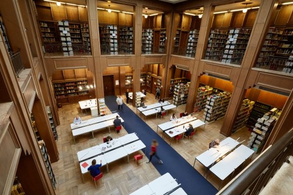 Bibliothek // Erweiterte Öffnungszeiten 