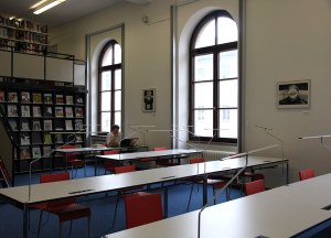 Bibliothek: neuer Lese-/Magazinbereich eröffnet („Studienzentrum zur Moderne“)