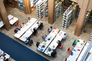 Bibliothek: Verlegung des Bibliothekseingangs vom 15. bis 17. Oktober  wegen Umbauarbeiten