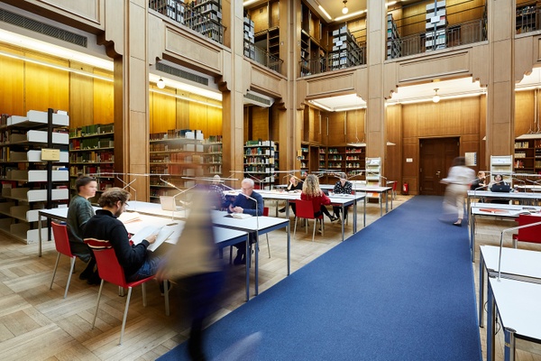Stellenausschreibung Bibliothek // Bibliothekarin/Bibliothekar (m/w/d)