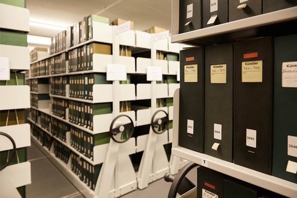 Stellenausschreibung Photothek/Sammlungen  // Studentische Hilfskräfte (m/w/d)