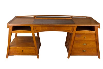Großer, edler Schreibtisch aus Holz