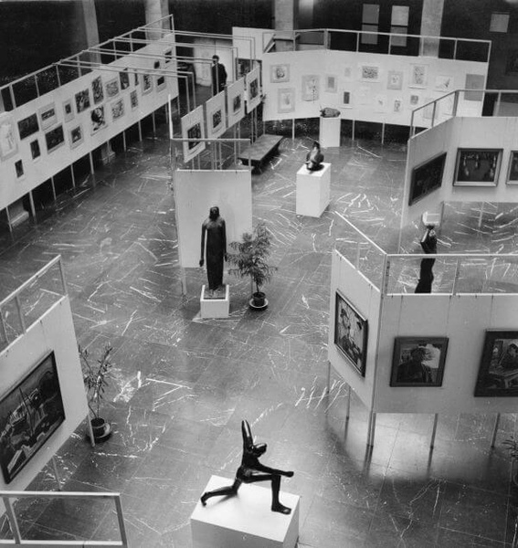 Intext_AusstellungKunstschaffeninDeutschland.jpg