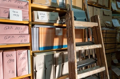 Ausstellung_Die_Unterlagen_befinden_sich_im_Zustand_der_Ablage_Foto_4