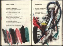 Aufgeschlagenes Buch mit dicken, bunten Strichen bemalt.