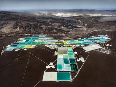 Intext_Tom Hegen, Lithium Series I (Chile), 2021, Fotografie, Maße variabel.jpg