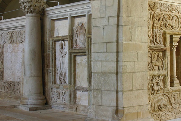 Matthew Sova // Reconstructing the Tomb of Christ: Authenticity and Performance in Medieval Holy Sepulchers