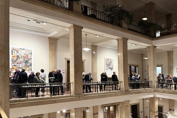 eroeffnung-der-ausstellung-die-unterlagen-befinden-sich-im-zustand-der-ablage-poesie-und-verwaltung-aus-dem-archiv-des-kuenstlerverbund-im-haus-der-kunst-e-v-am-19-maerz-2025-im-zi-foto-susanne-spieler