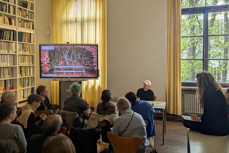 kunstsonntag-mit-dem-kuenstler-beo-tomek-und-der-forschungsgruppe-kunst-umwelt-oekologie-am-19-april-2026-im-zi-foto-a-grelik