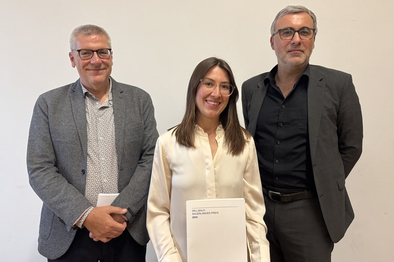 vergabe-des-willibald-sauerlaender-preises-2025-festredner-matthew-rampley-preistraegerin-magdalena-becker-und-ulrich-pfisterer-v-l-n-r-am-16-juli-2025-im-zi-foto-susanne-spieler