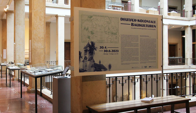 Aktuelle Ausstellung // Deutsch-koloniale Baukulturen. Eine globale Architekturgeschichte in 100 Primärquellen 