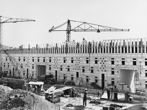 Baustellenaufnahme von Climat de France, Algier, Mai 1956. Archives des Pierres Sauvages de Belcastel